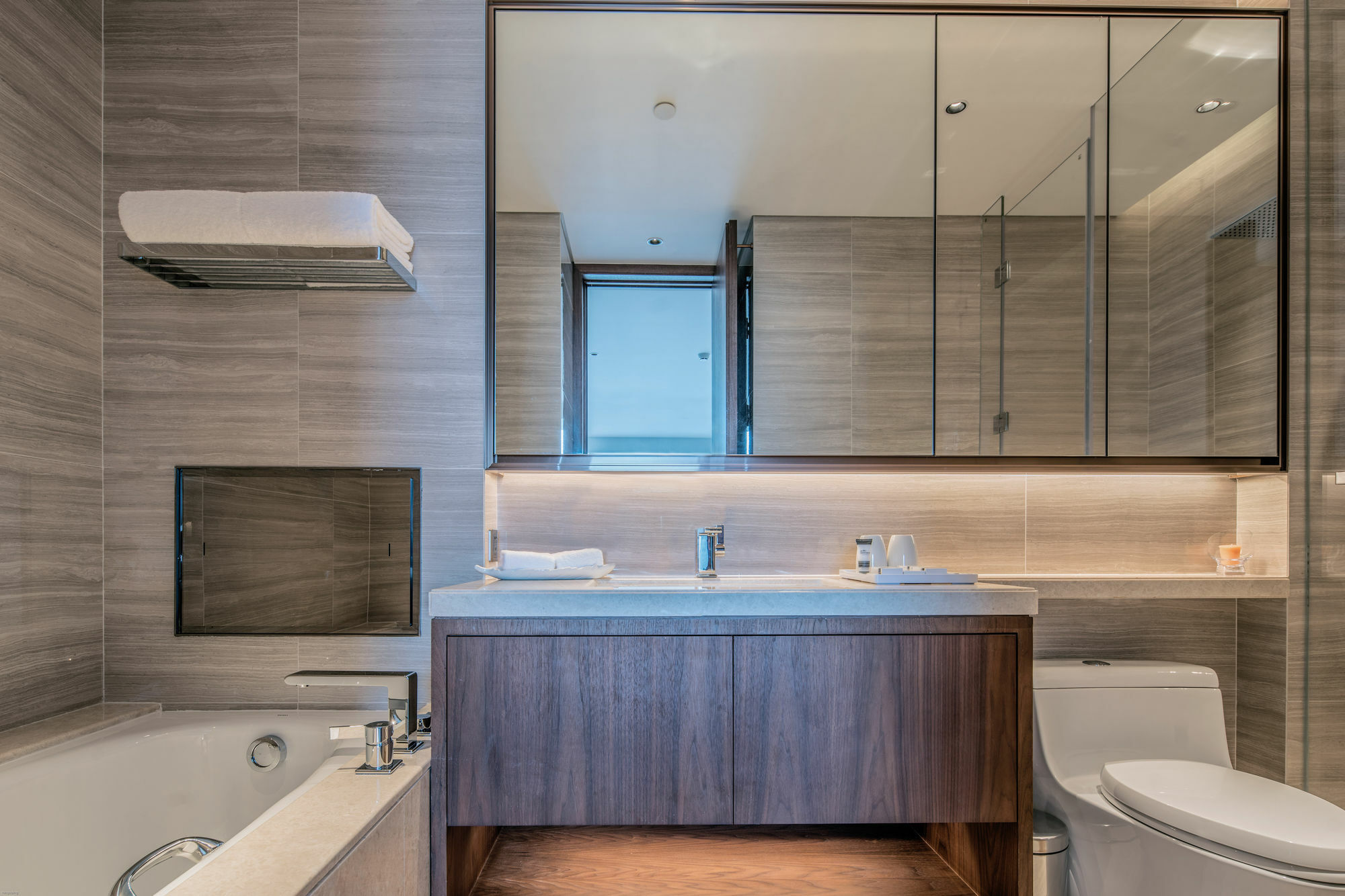 Oakwood Damei 5*